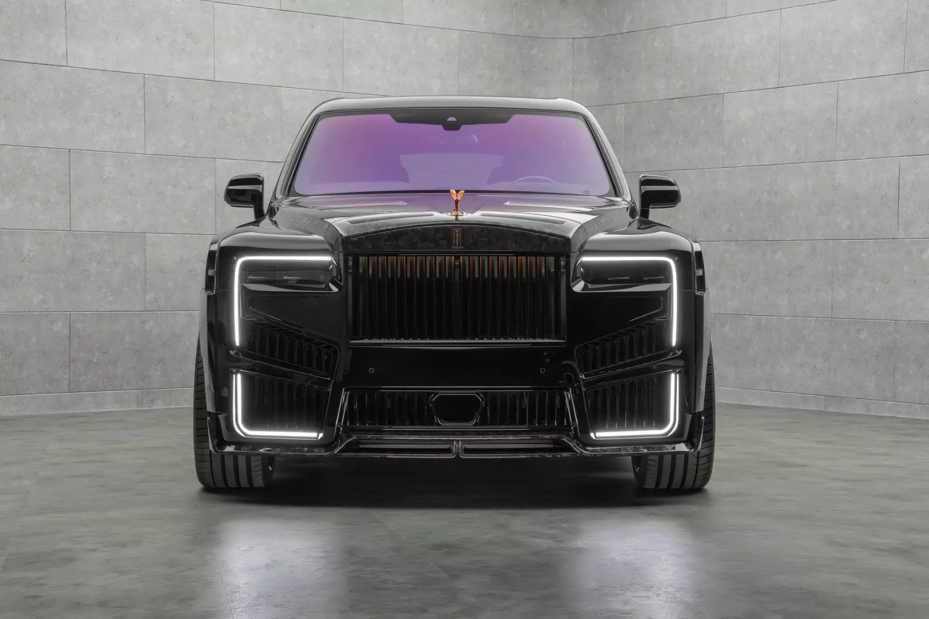 Преміальний автомобіль VELYCH Auto